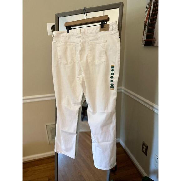 L.L. Bean True Shape Straight Leg Jeans White Plus 22 NWT Classic Fit Stretch - Picture 3 of 3